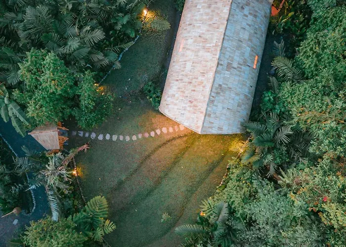 Asvara Eco Bali Bamboo House Sidemen (Bali)